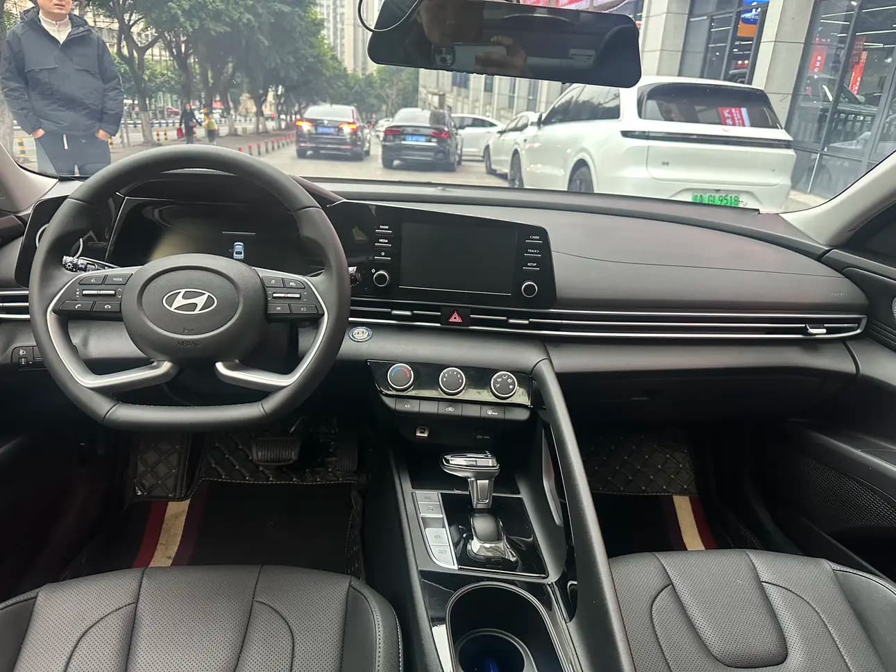 Hyundai Elantra 2025 г. 5055 км. — фото 8