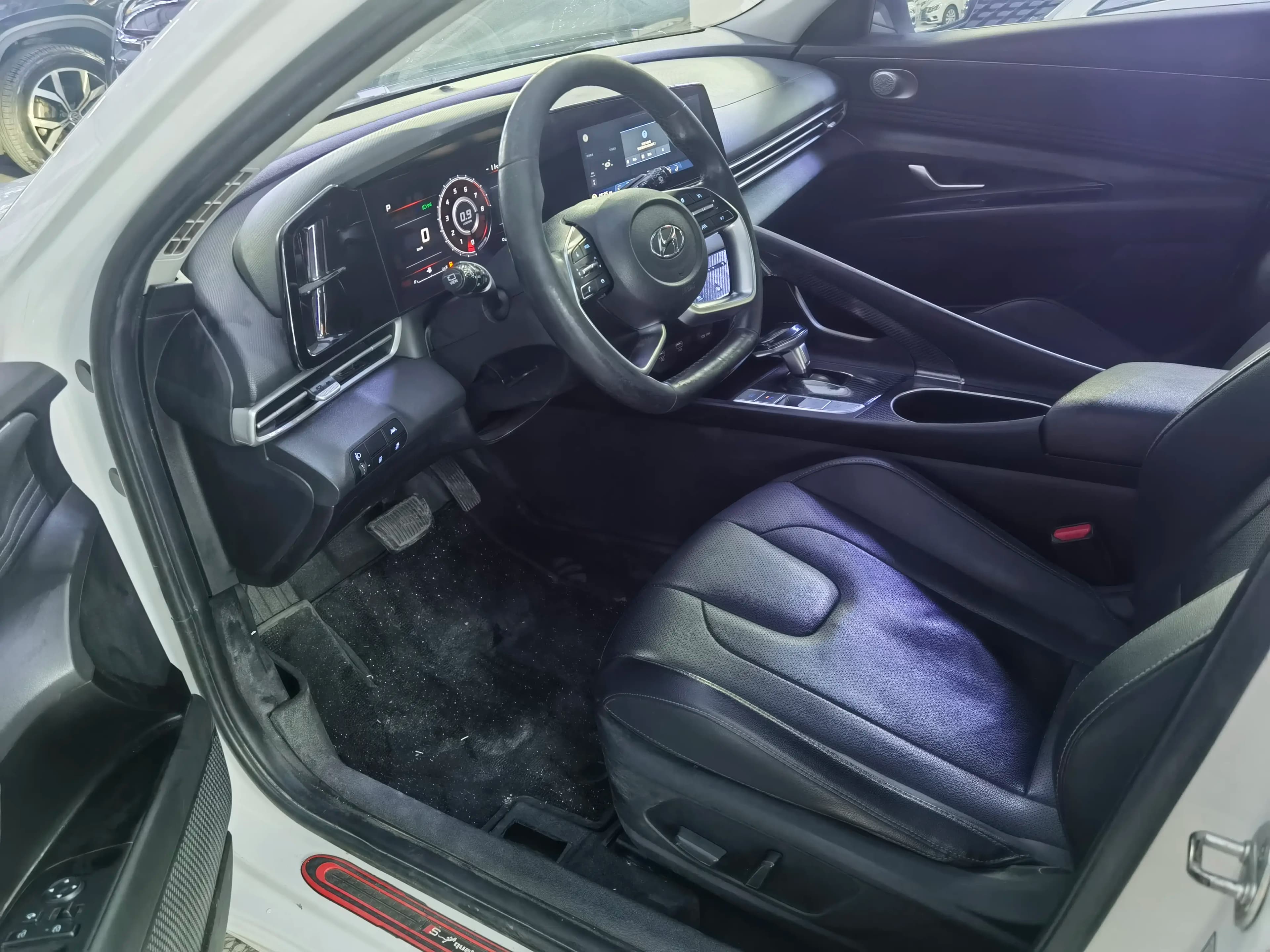 Hyundai Elantra 2021 г. 66056 км. — фото 10