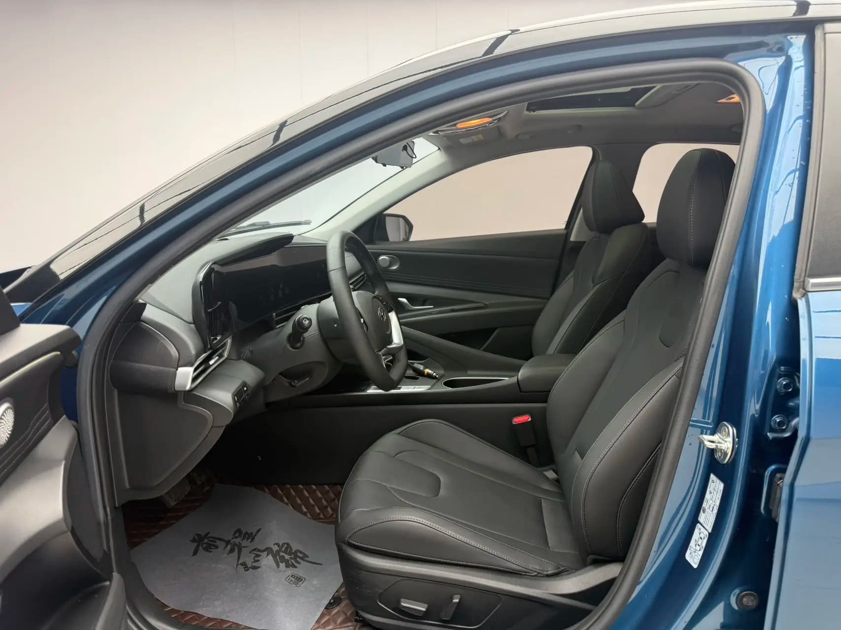 Hyundai Elantra 2022 г. 20057 км. — фото 19