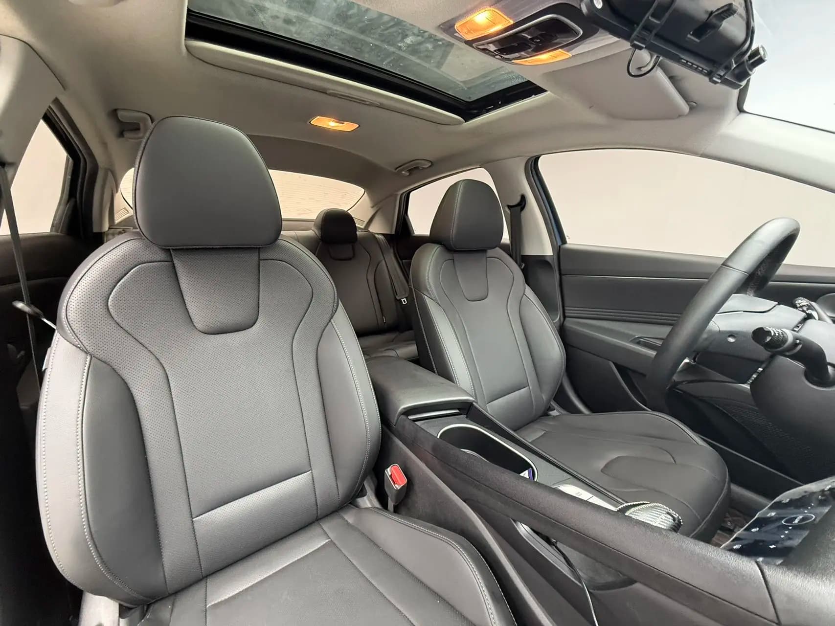 Hyundai Elantra 2022 г. 20057 км. — фото 8