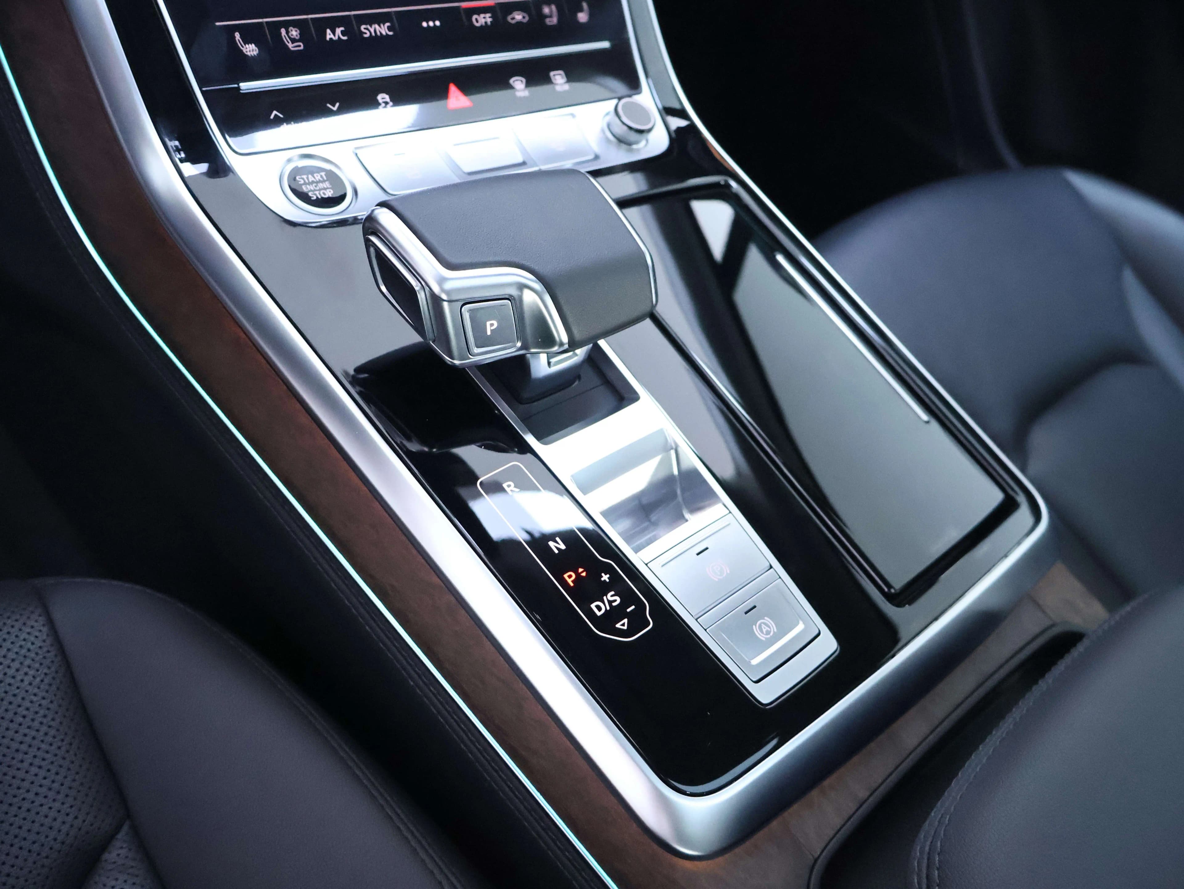 Audi Q7 2023 г. 12637 км. — фото 17