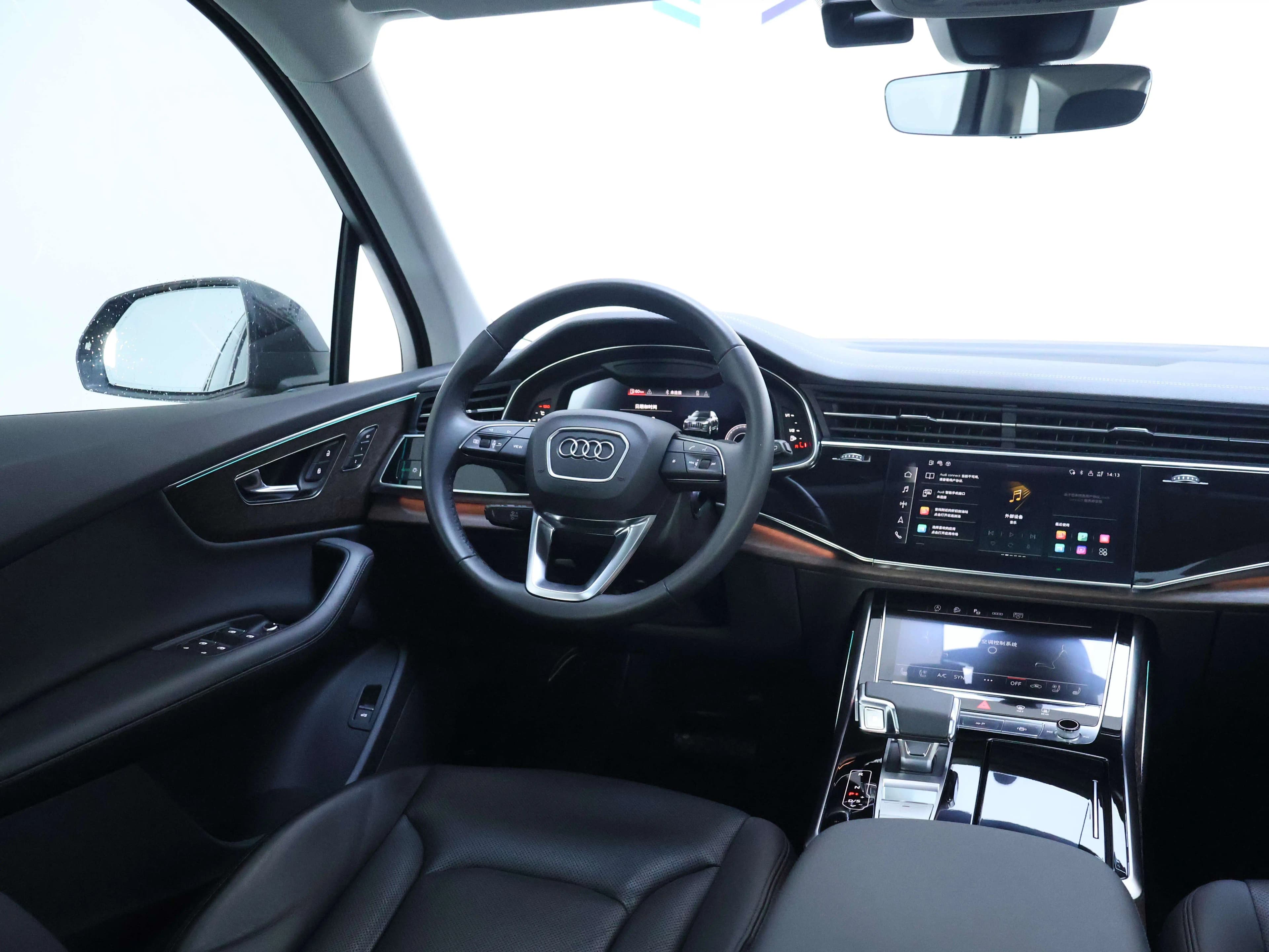 Audi Q7 2023 г. 12637 км. — фото 18