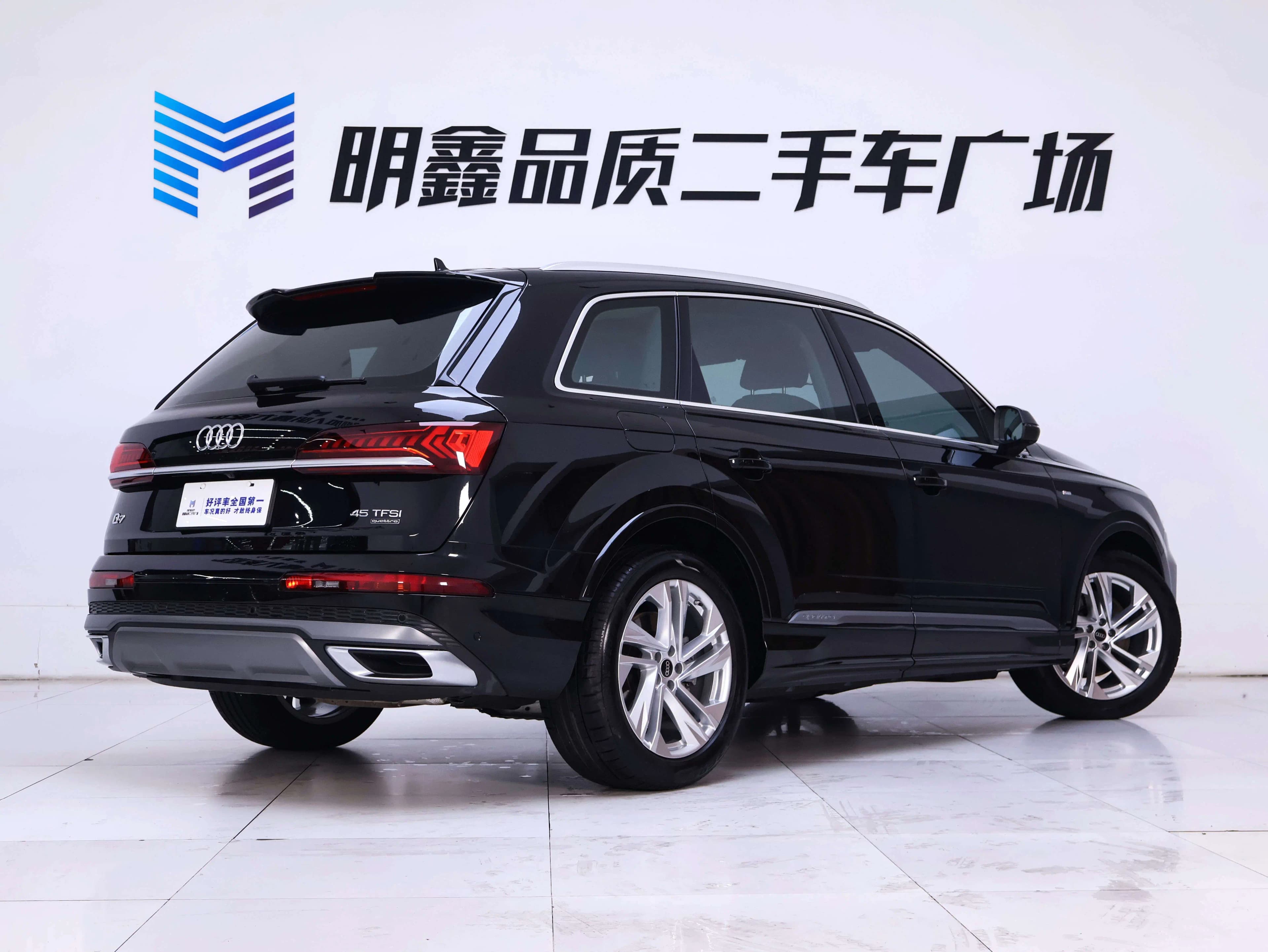 Audi Q7 2023 г. 12637 км. — фото 3