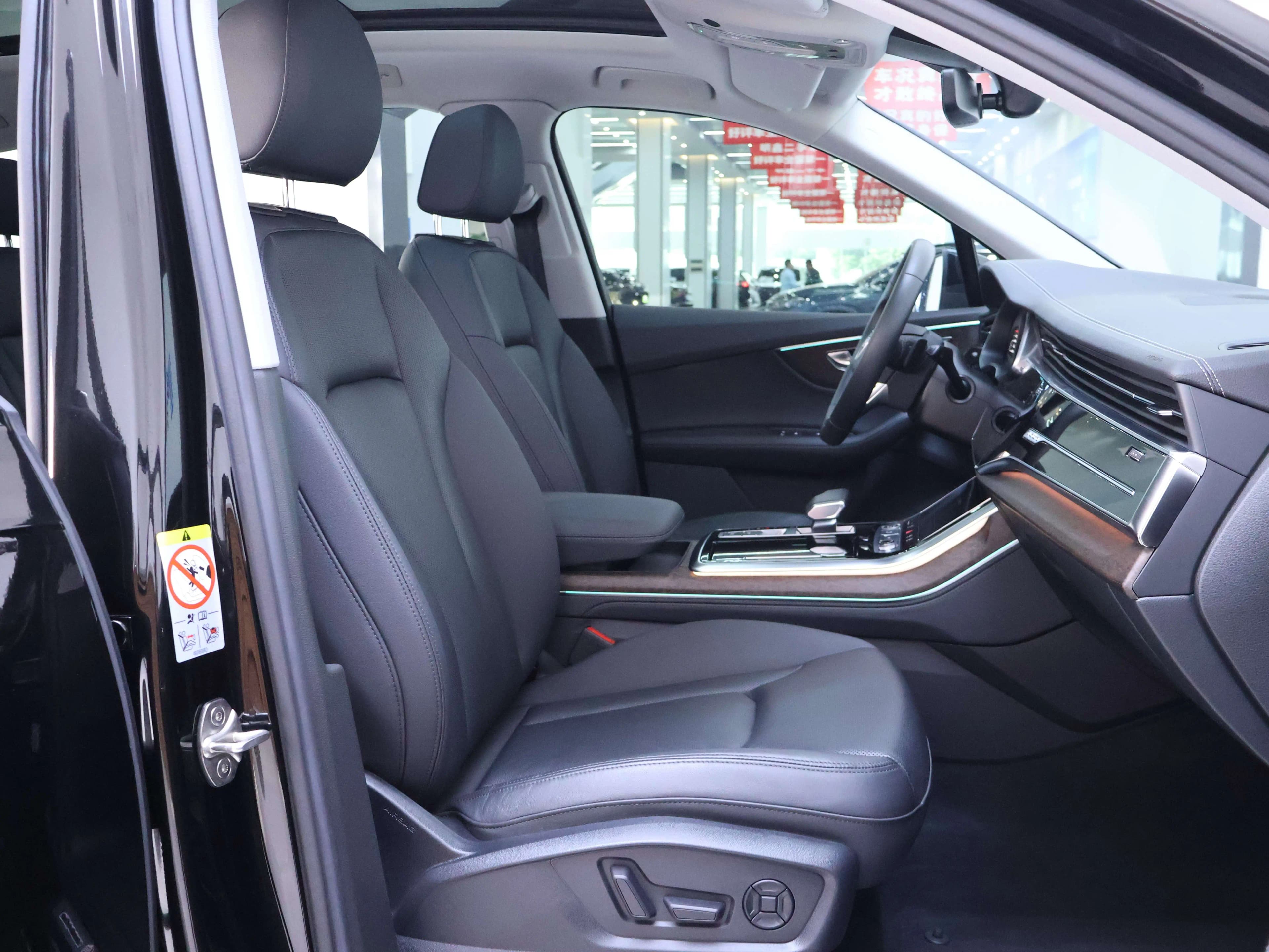 Audi Q7 2023 г. 12637 км. — фото 21