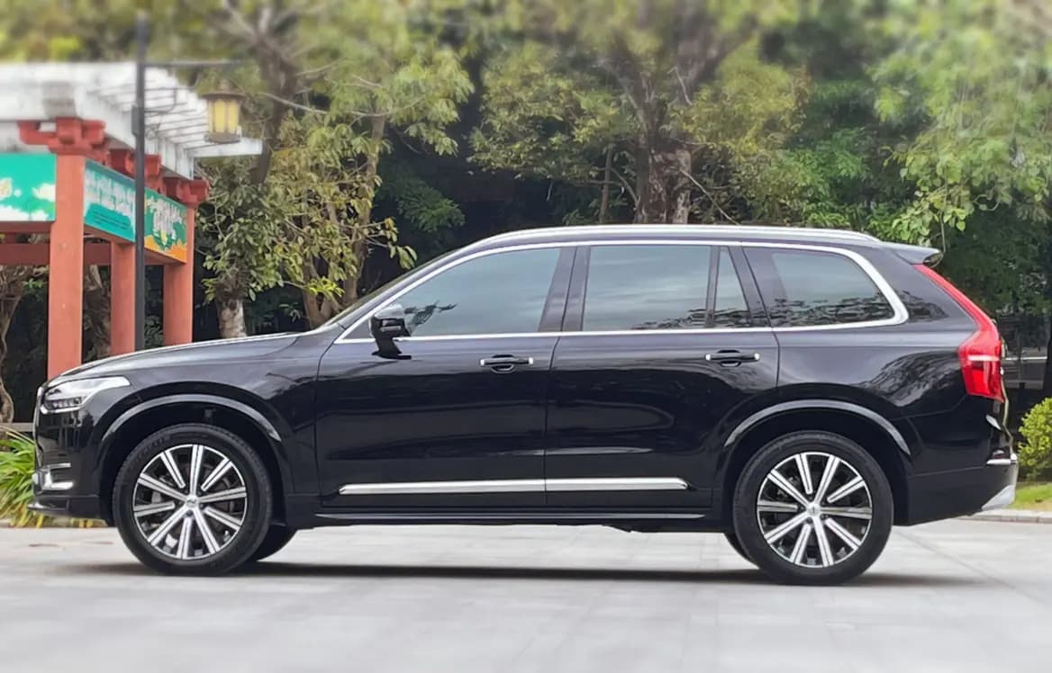 Volvo XC90 2022 г. 79065 км. — фото 4
