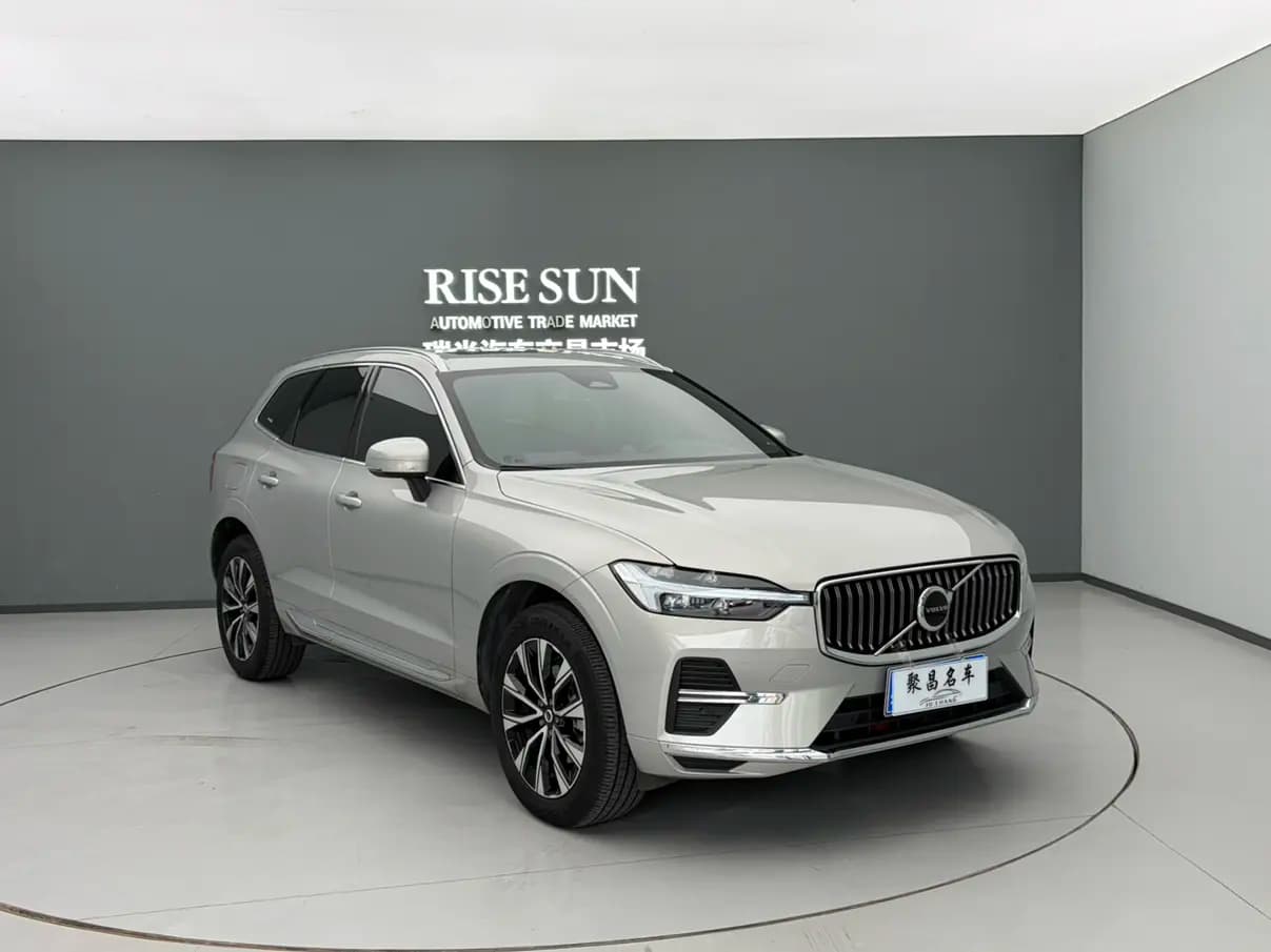 Volvo XC60 2023 г. 47120 км. — фото 3