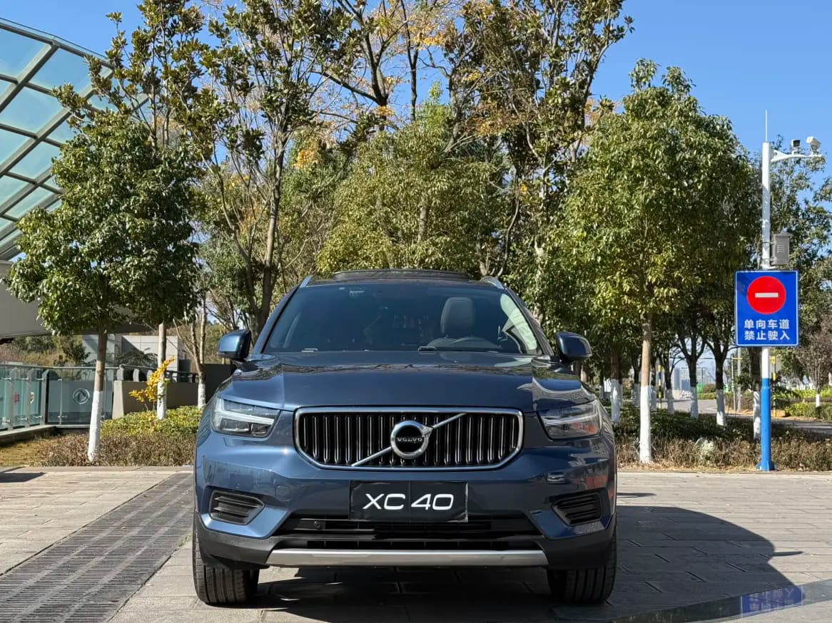Volvo XC40 2022 г. 66076 км. — фото 2