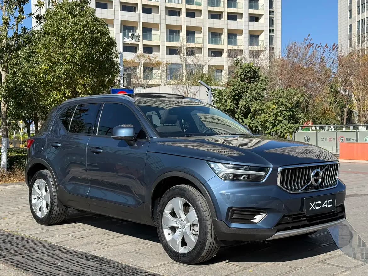 Volvo XC40 2022 г. 66076 км. — фото 3