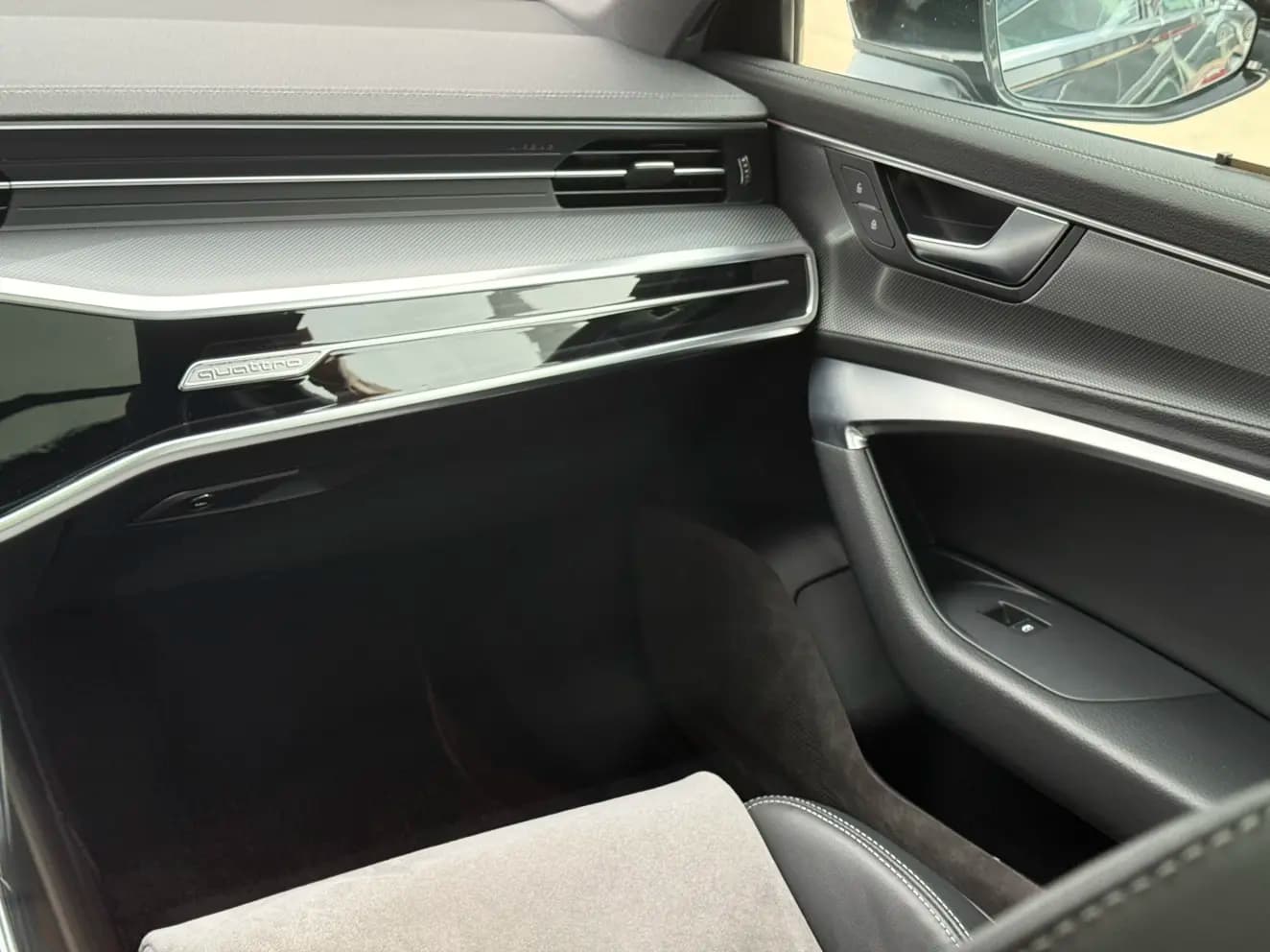 Audi A6L 2023 г. 58147 км. — фото 11