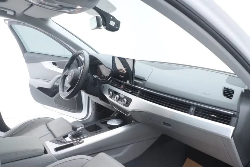 Audi A4L 2021 г. 41003 км. — фото 7