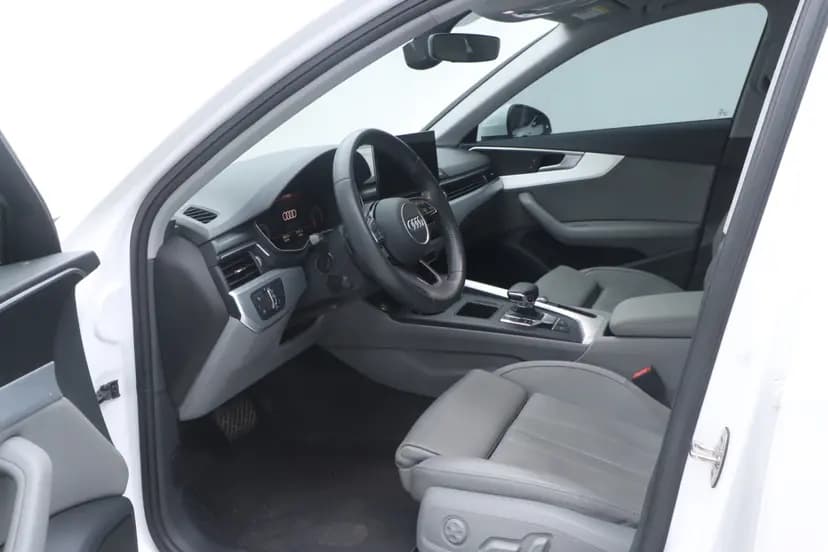 Audi A4L 2021 г. 41003 км. — фото 8