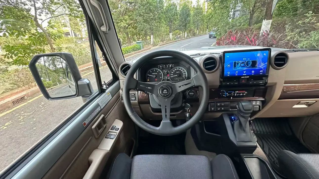 Toyota Land Cruiser 70 Series 2024 г. 17092 км. — фото 9