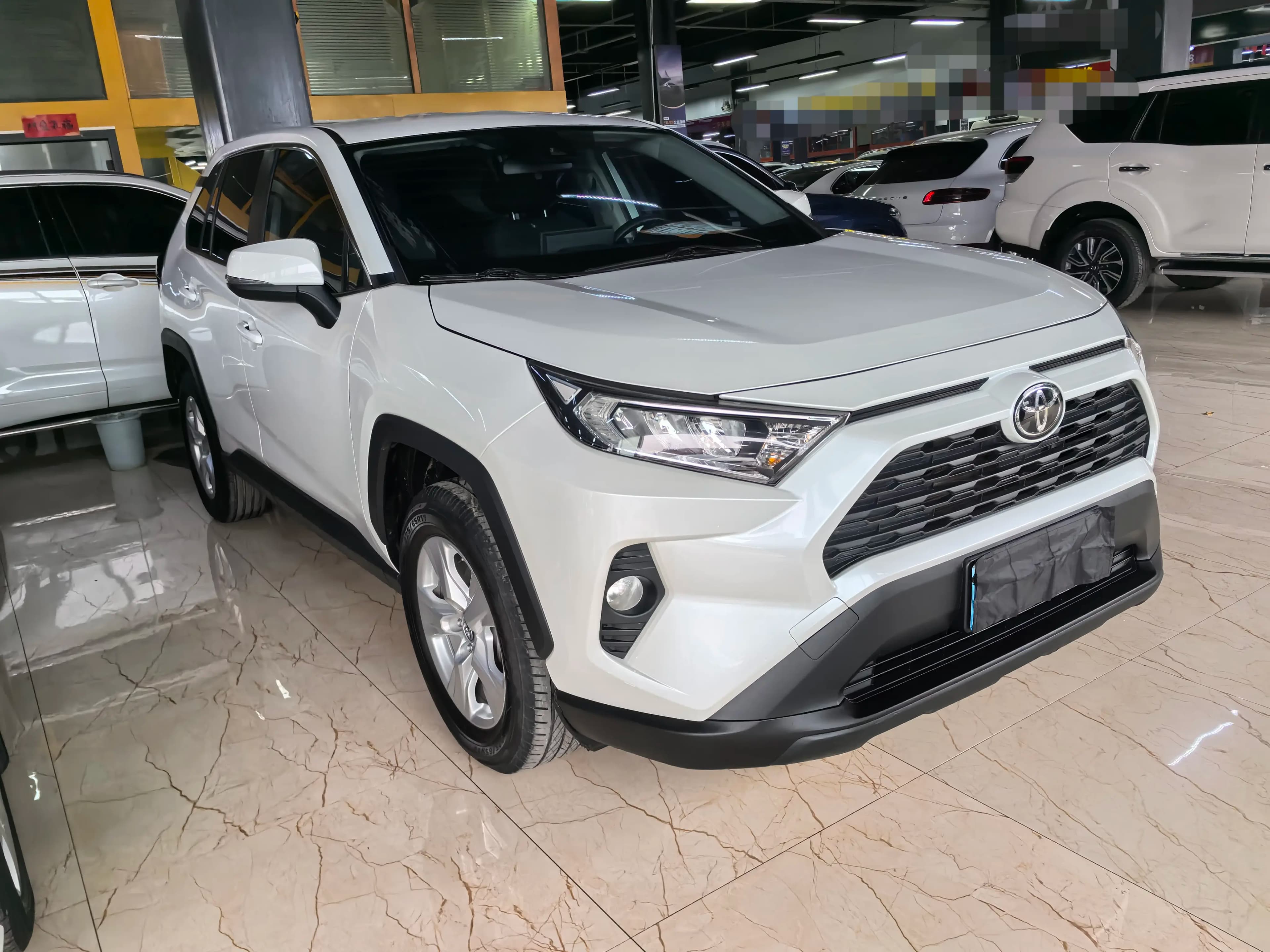 Toyota RAV4 2023 г. 56087 км. — фото 3