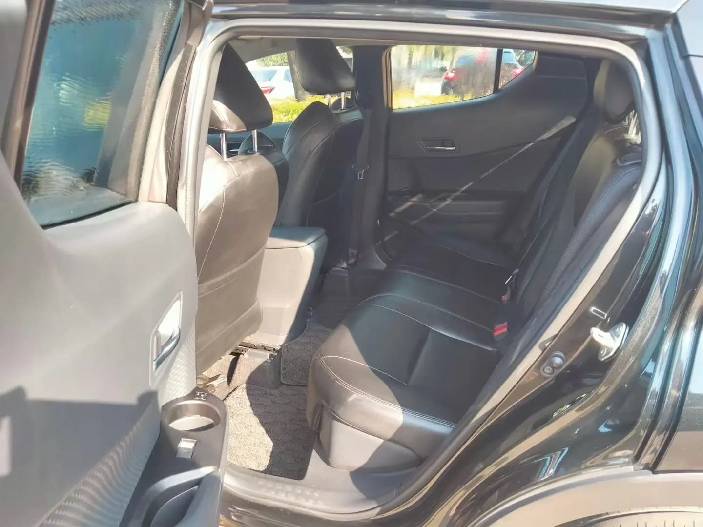 Toyota C-HR Hybrid 2022 г. 28065 км. — фото 4