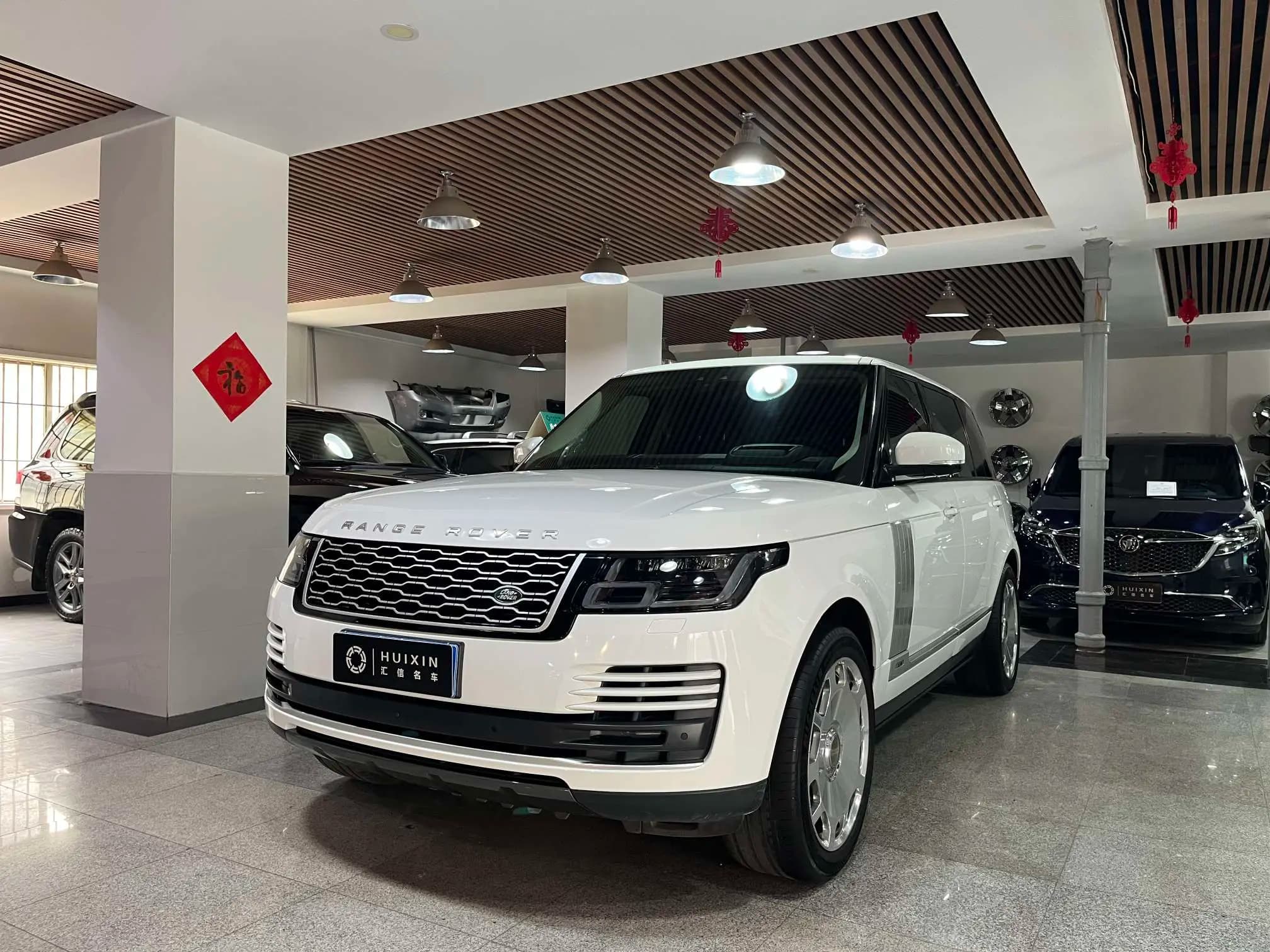 Land Rover Range rover 2021 г. 150128 км.