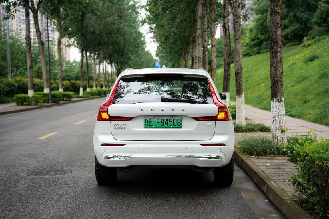 Volvo XC60 PHEV 2024 г. 11141 км. — фото 5