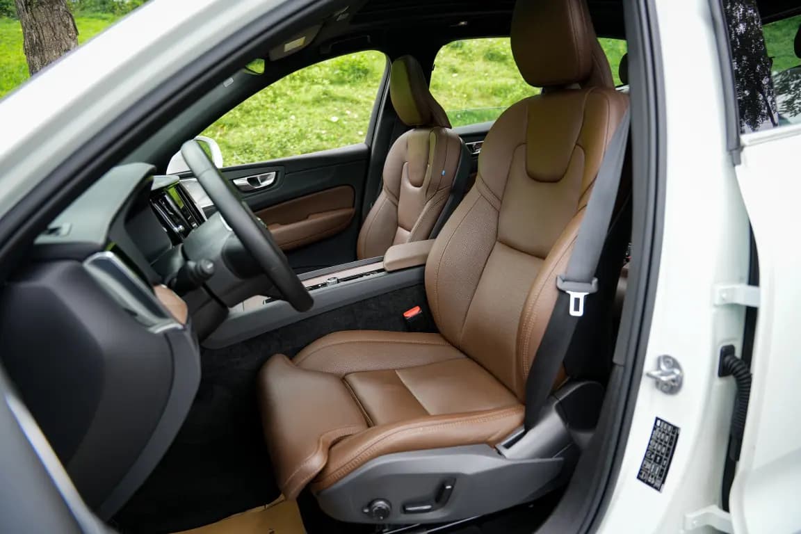 Volvo XC60 PHEV 2024 г. 11141 км. — фото 10