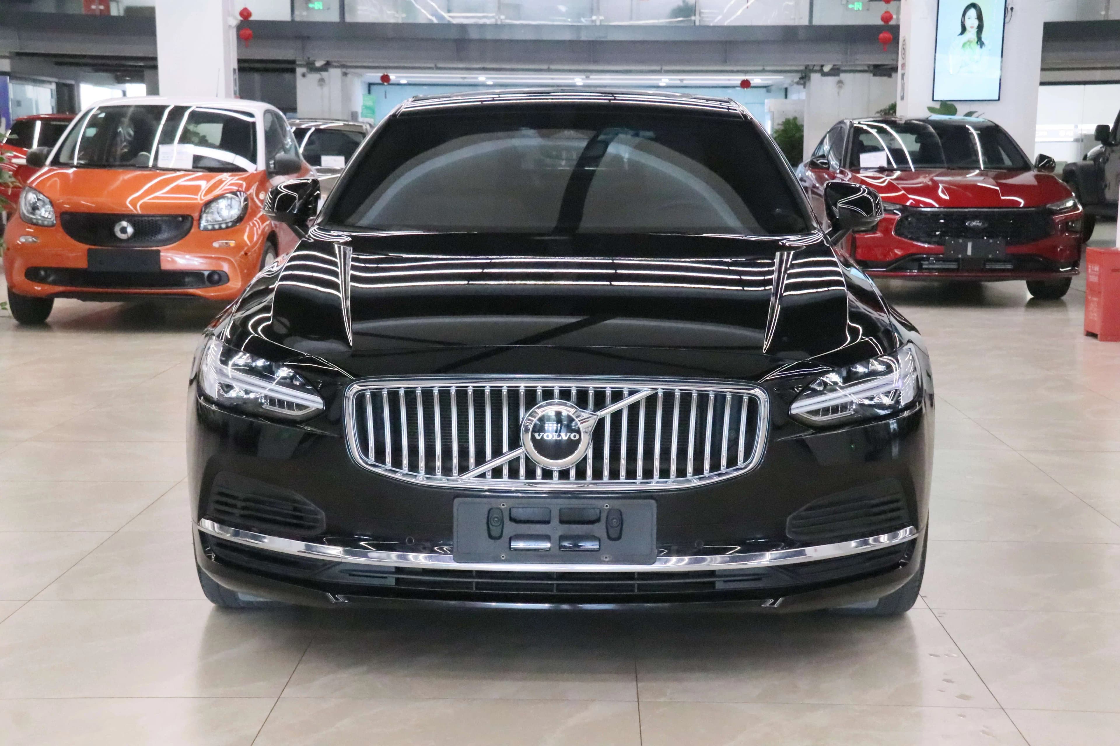 Volvo S90 PHEV 2023 г. 58515 км. — фото 2