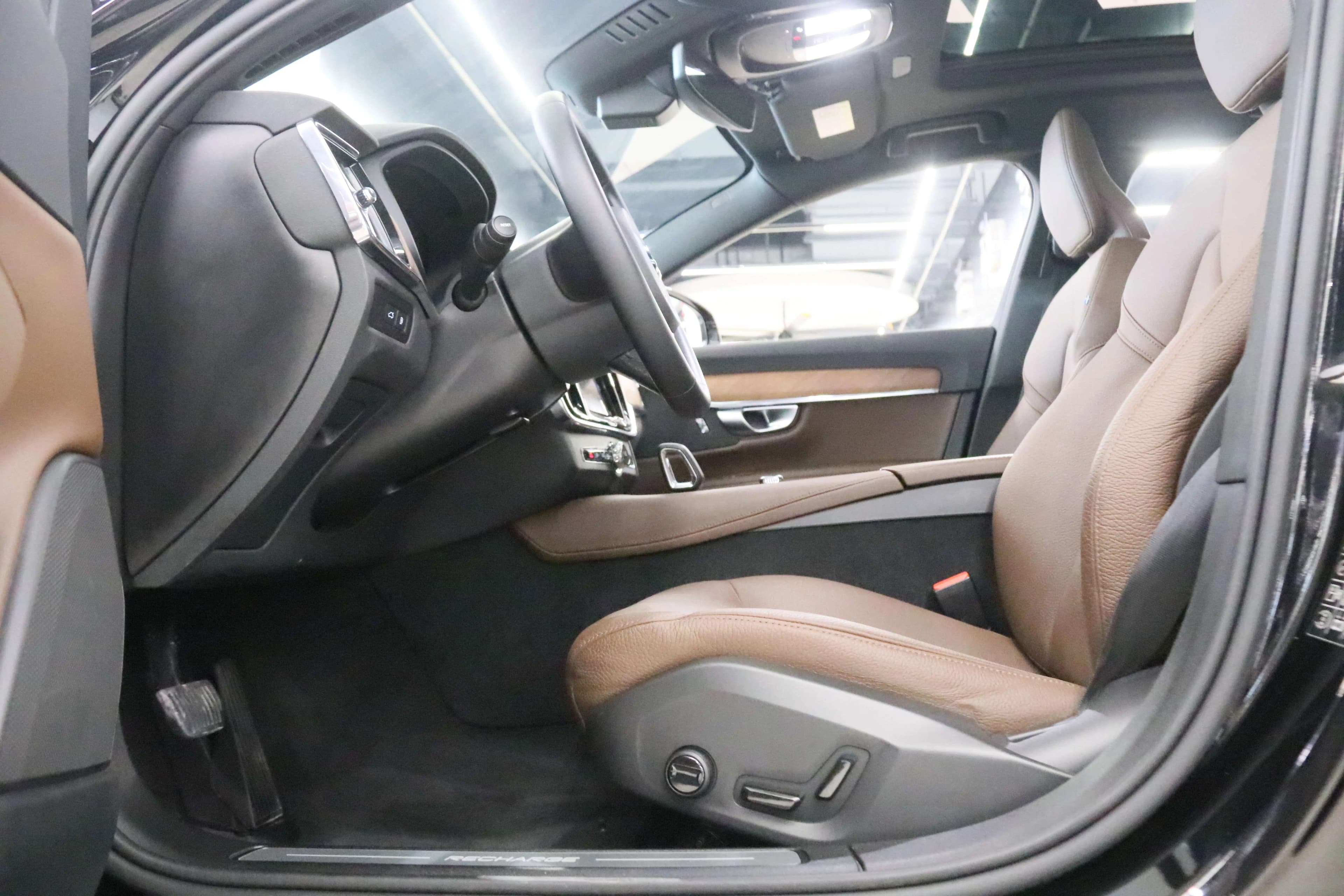 Volvo S90 PHEV 2023 г. 58515 км. — фото 14