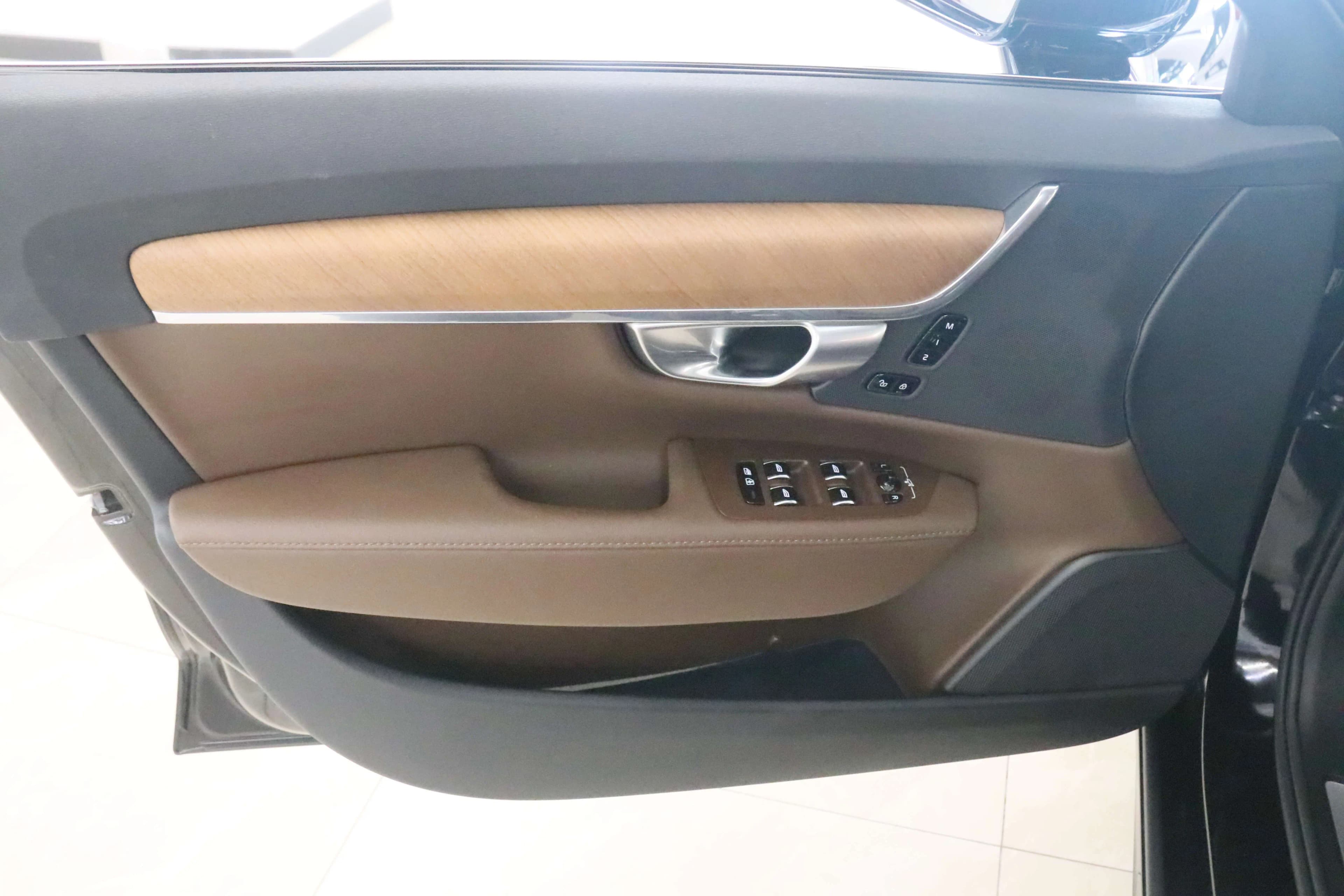 Volvo S90 PHEV 2023 г. 58515 км. — фото 16