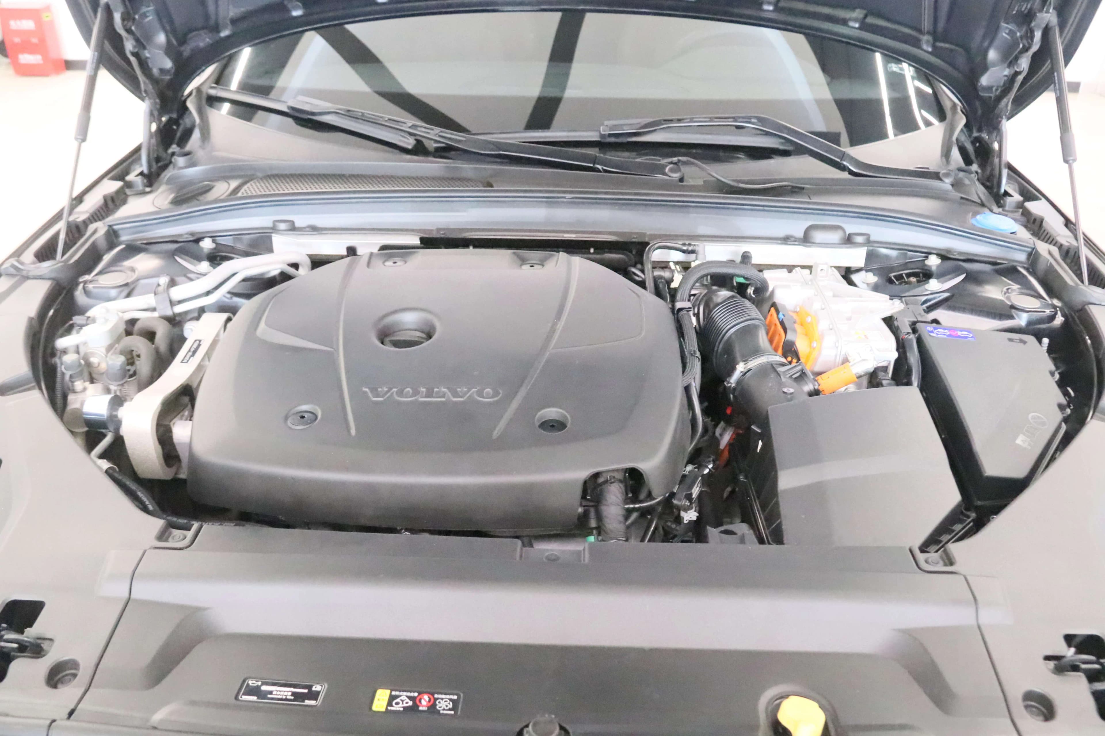 Volvo S90 PHEV 2023 г. 58515 км. — фото 4
