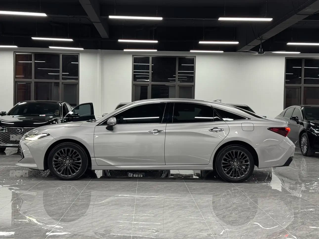 Toyota Avalon 2022 г. 39106 км. — фото 3