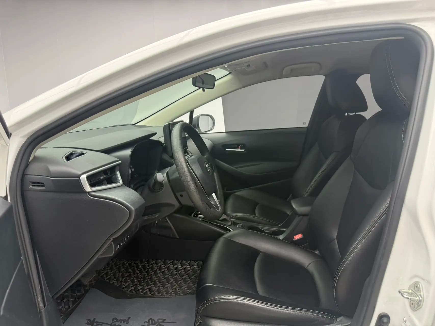 Toyota Corolla 2022 г. 15125 км. — фото 18