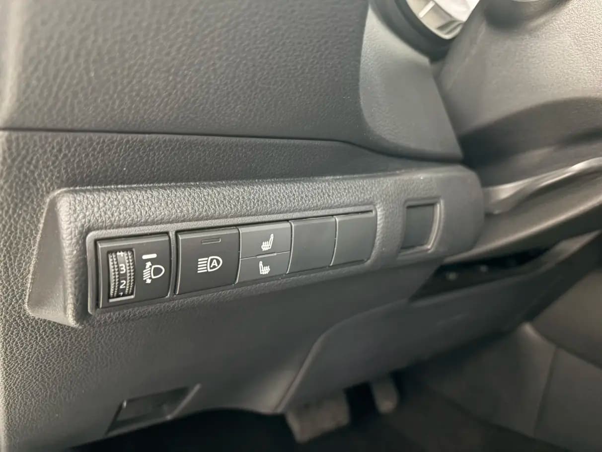 Toyota Corolla 2022 г. 35126 км. — фото 8