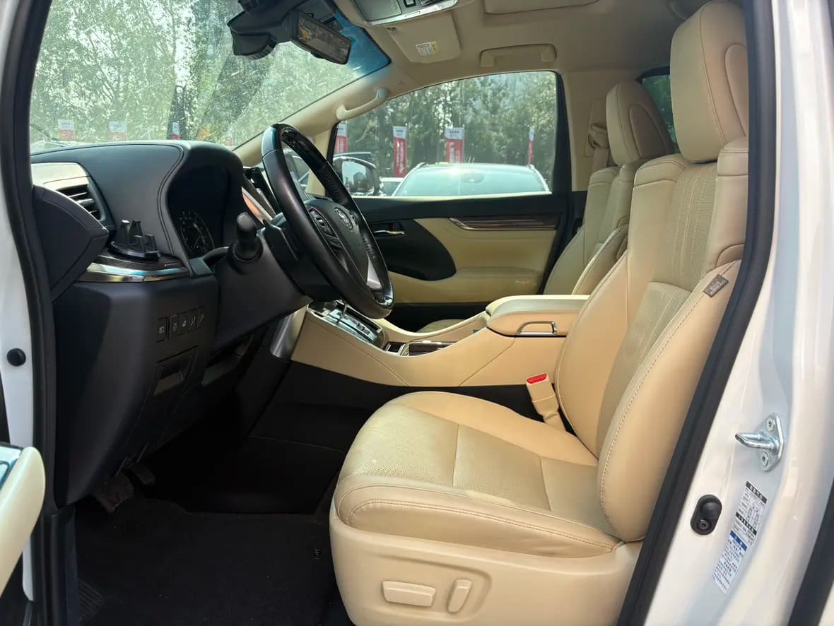 Toyota Alphard 2022 г. 57449 км. — фото 15