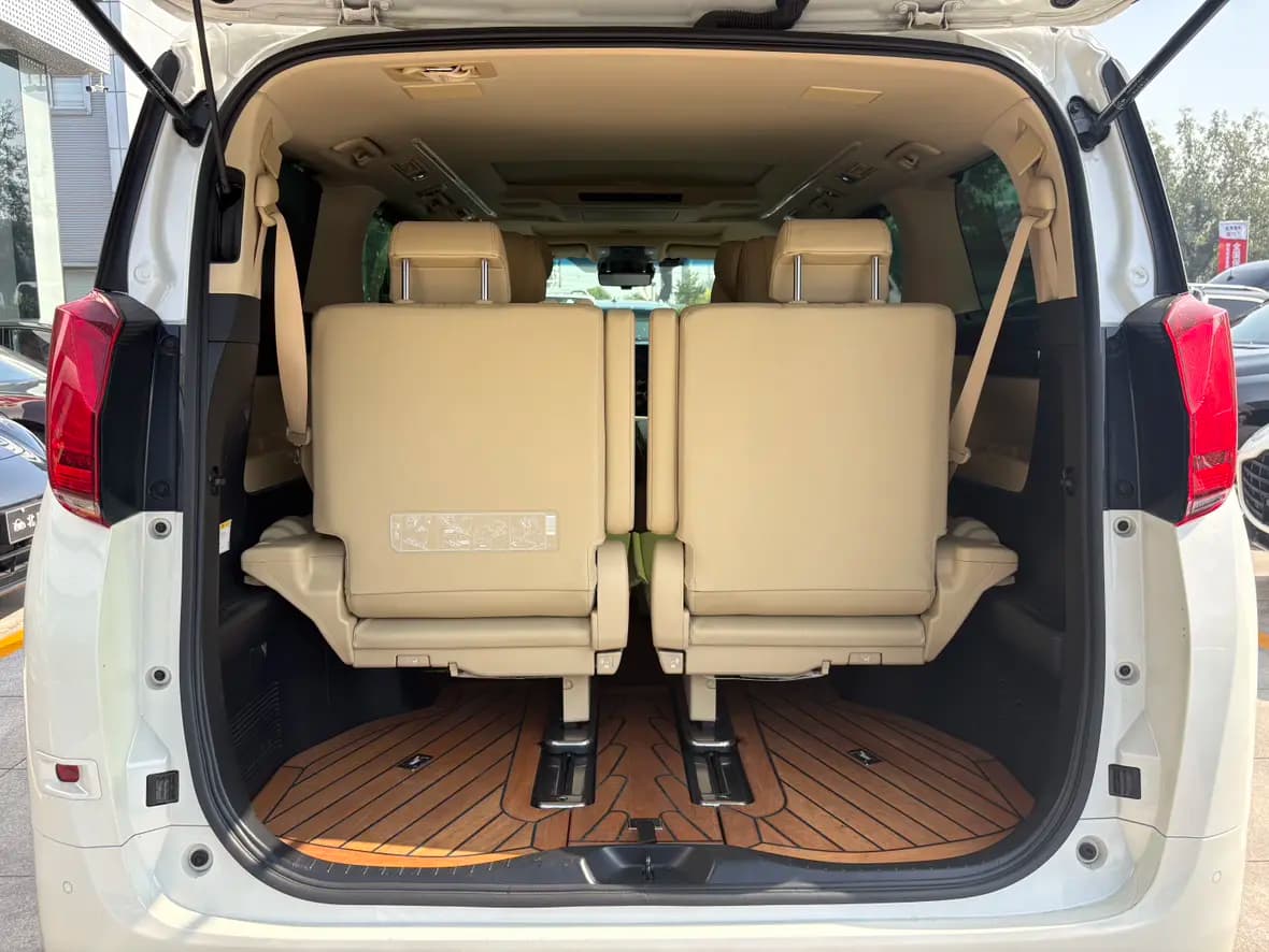 Toyota Alphard 2022 г. 57449 км. — фото 19