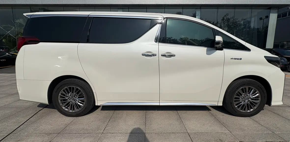 Toyota Alphard 2022 г. 57449 км. — фото 4