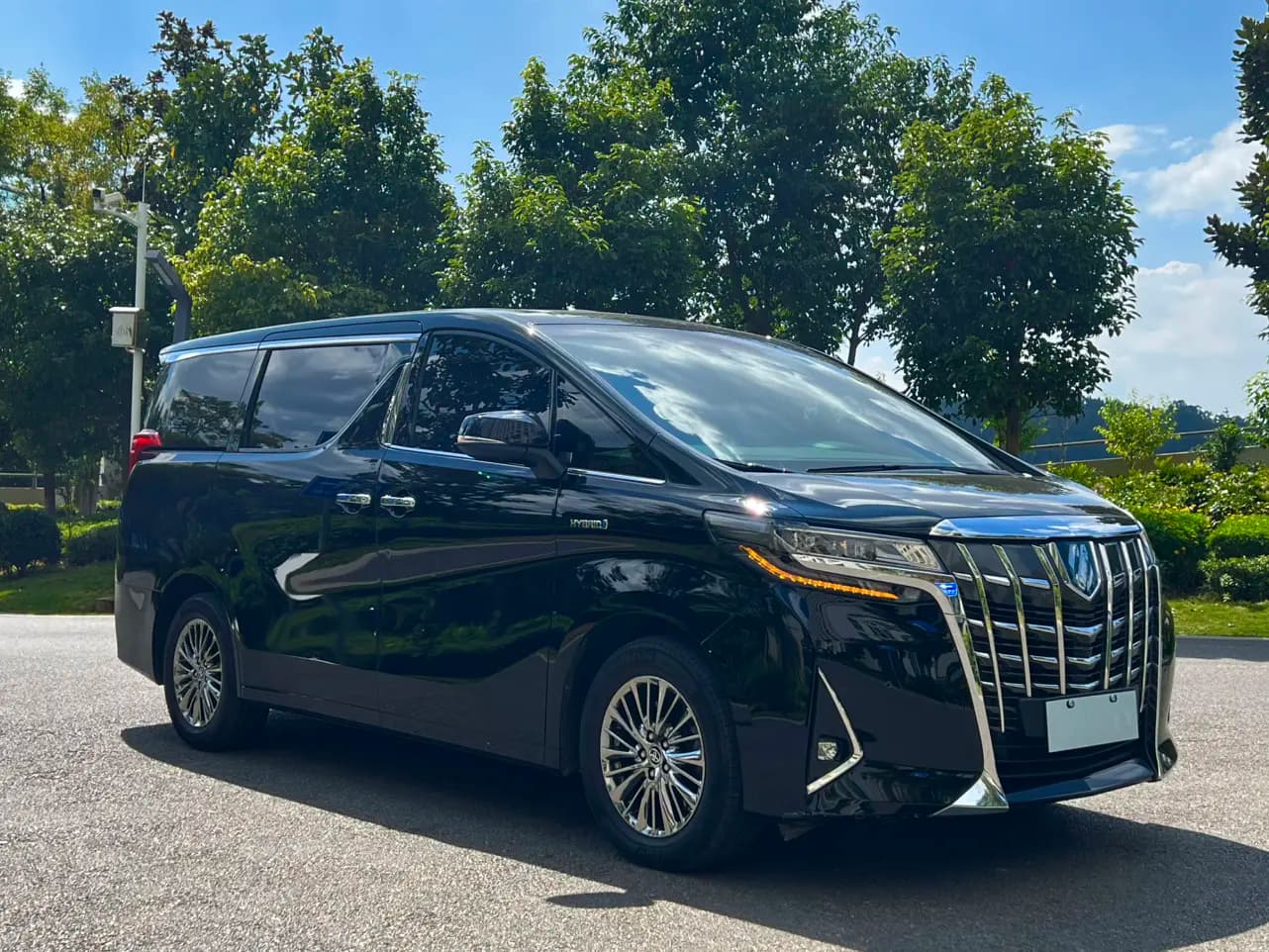 Toyota Alphard 2022 г. 70000 км. — фото 3