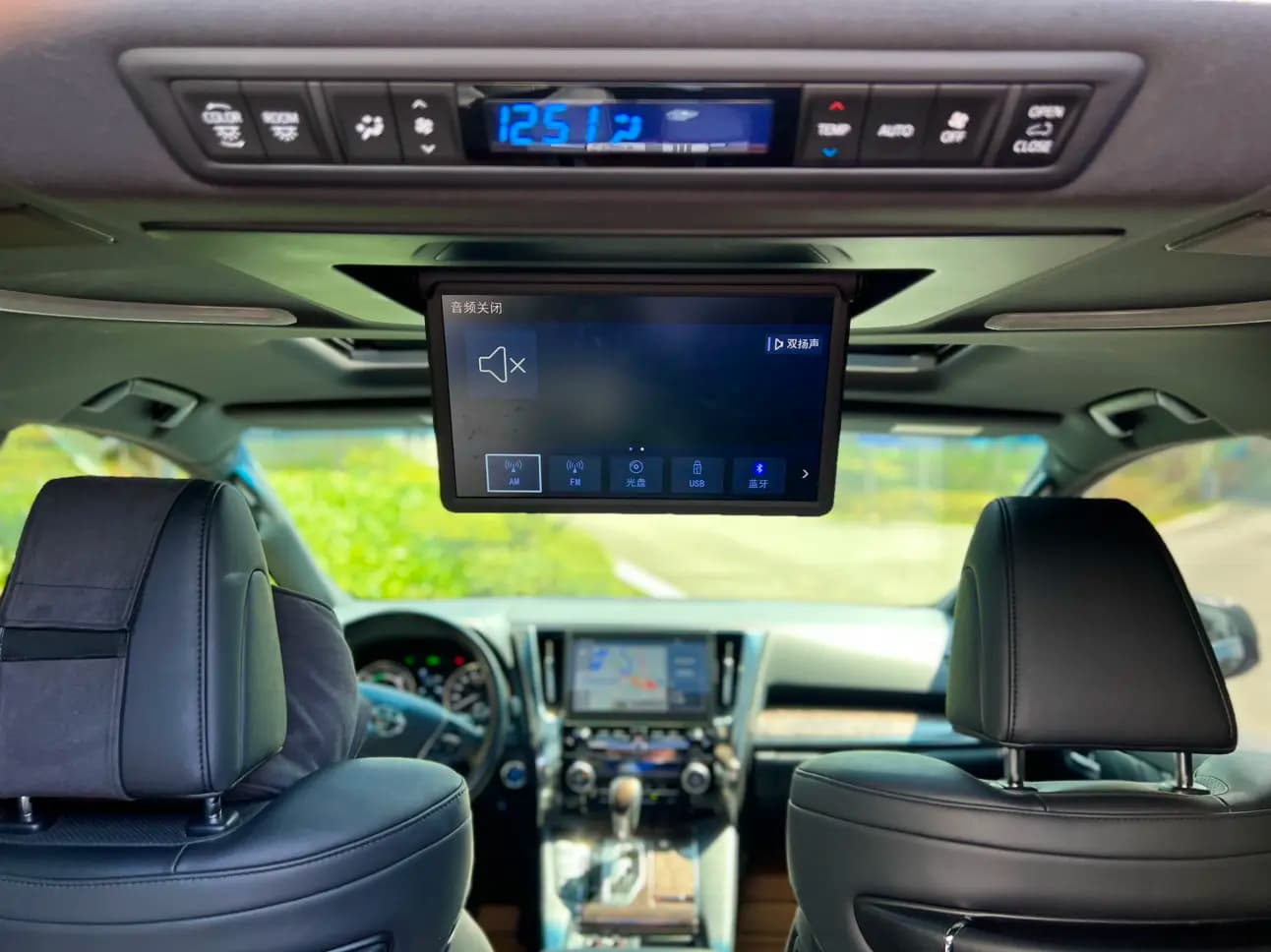 Toyota Alphard 2022 г. 70000 км. — фото 23