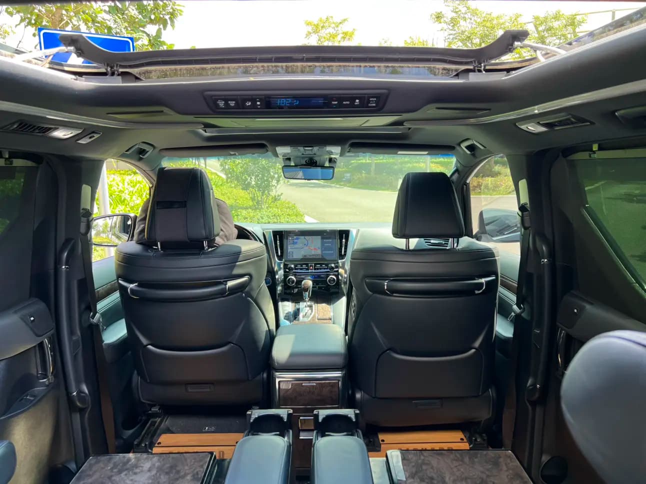 Toyota Alphard 2022 г. 70000 км. — фото 25
