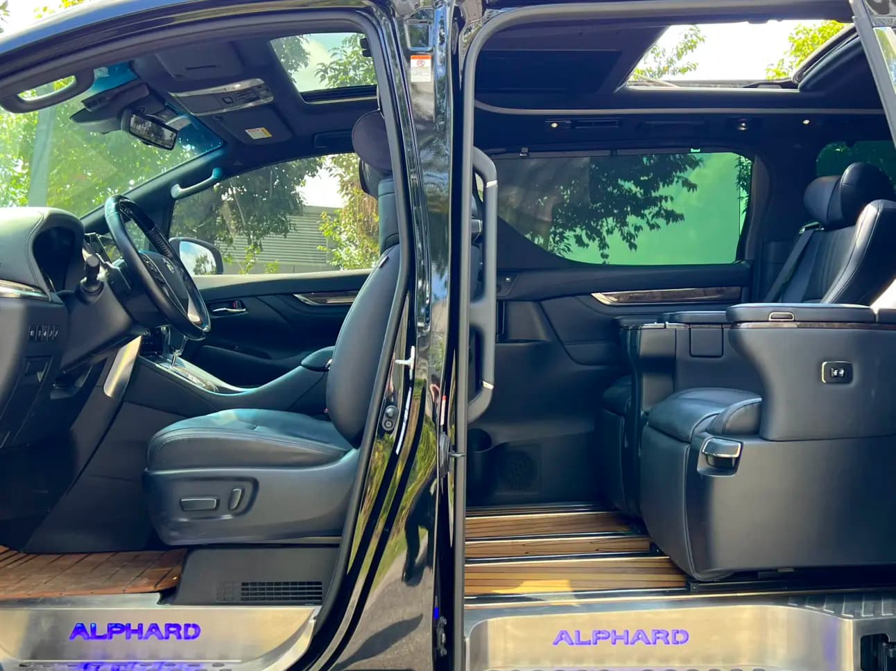 Toyota Alphard 2022 г. 70000 км. — фото 27