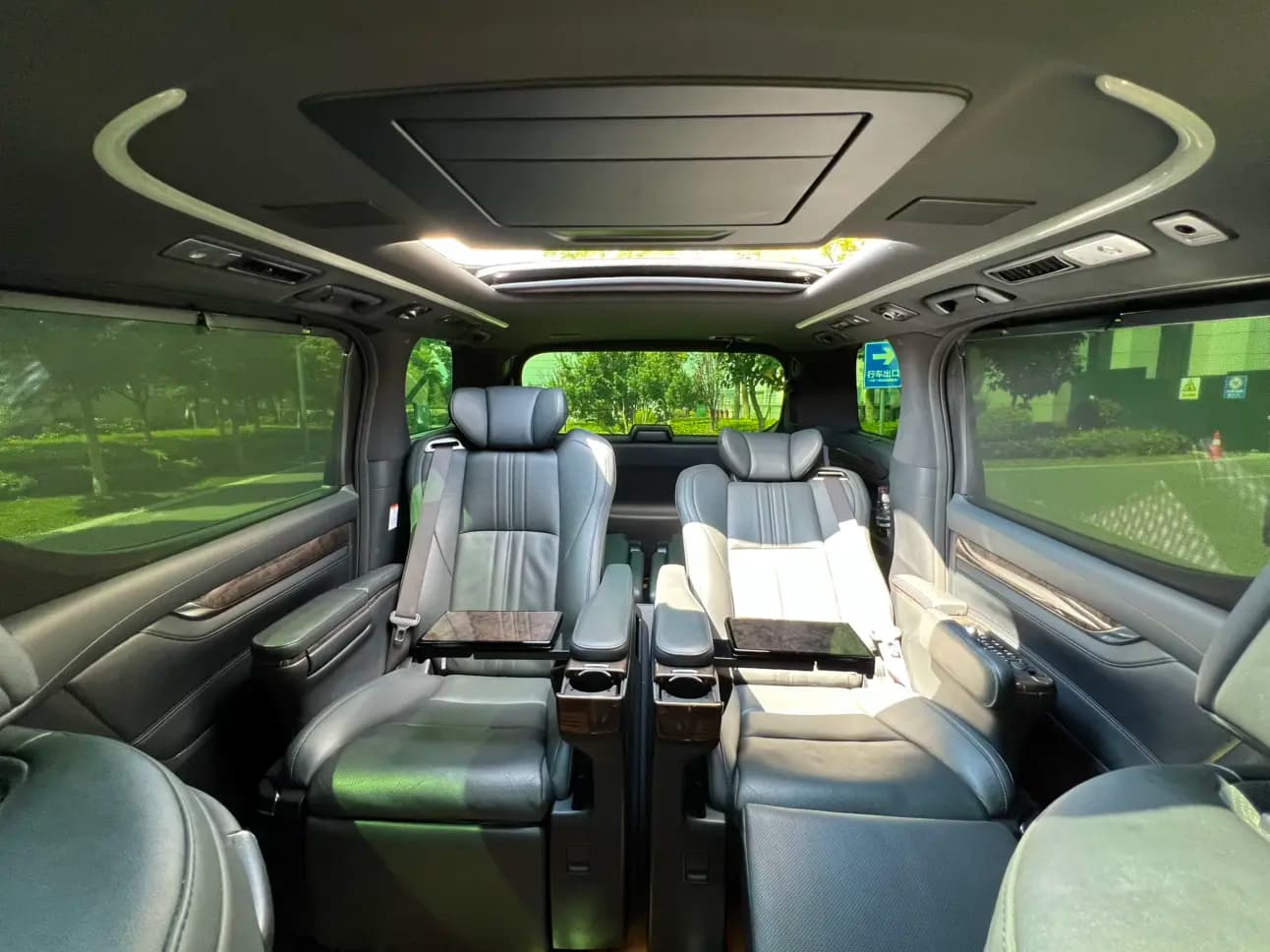 Toyota Alphard 2022 г. 70000 км. — фото 28