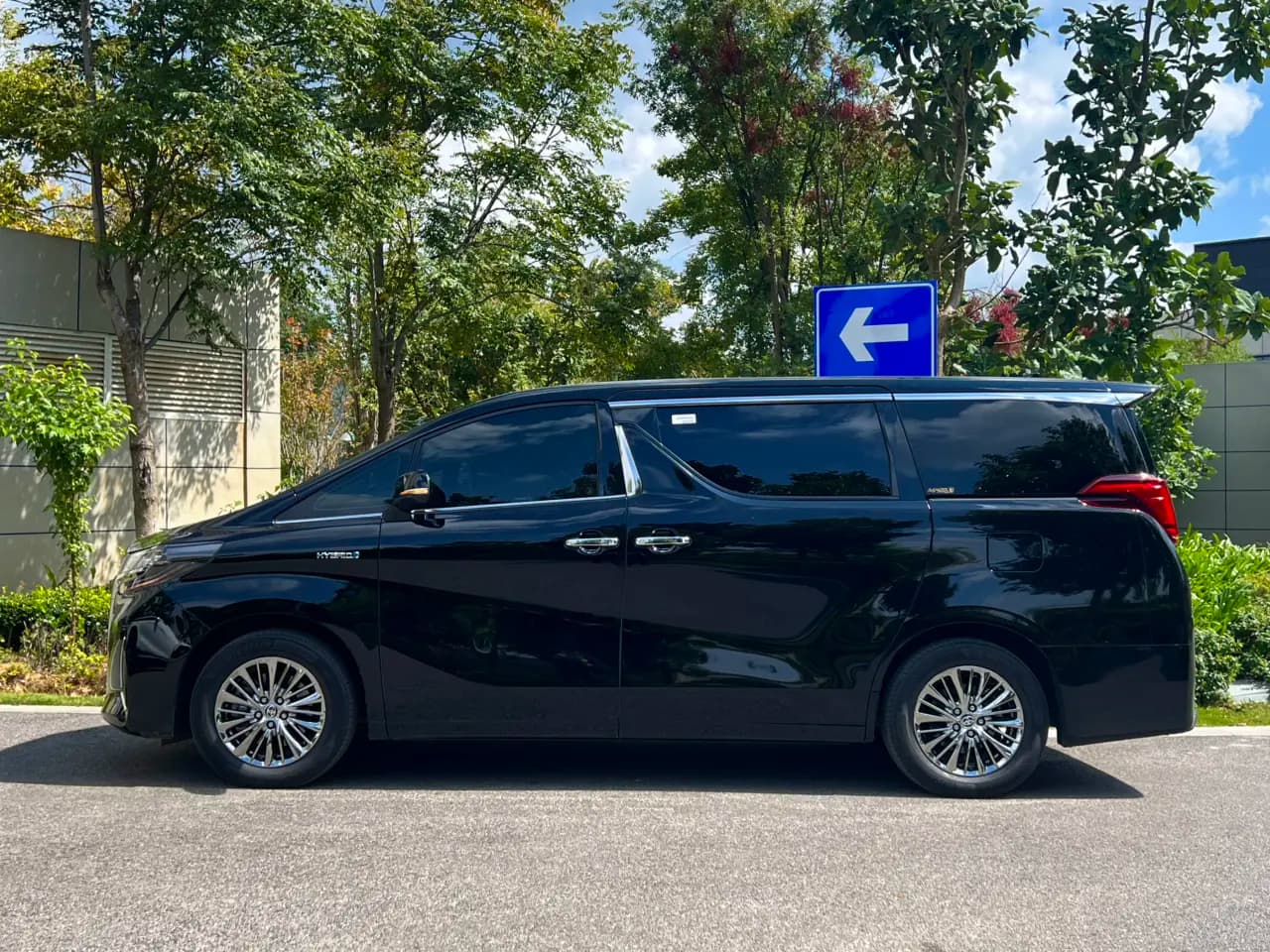 Toyota Alphard 2022 г. 70000 км. — фото 4