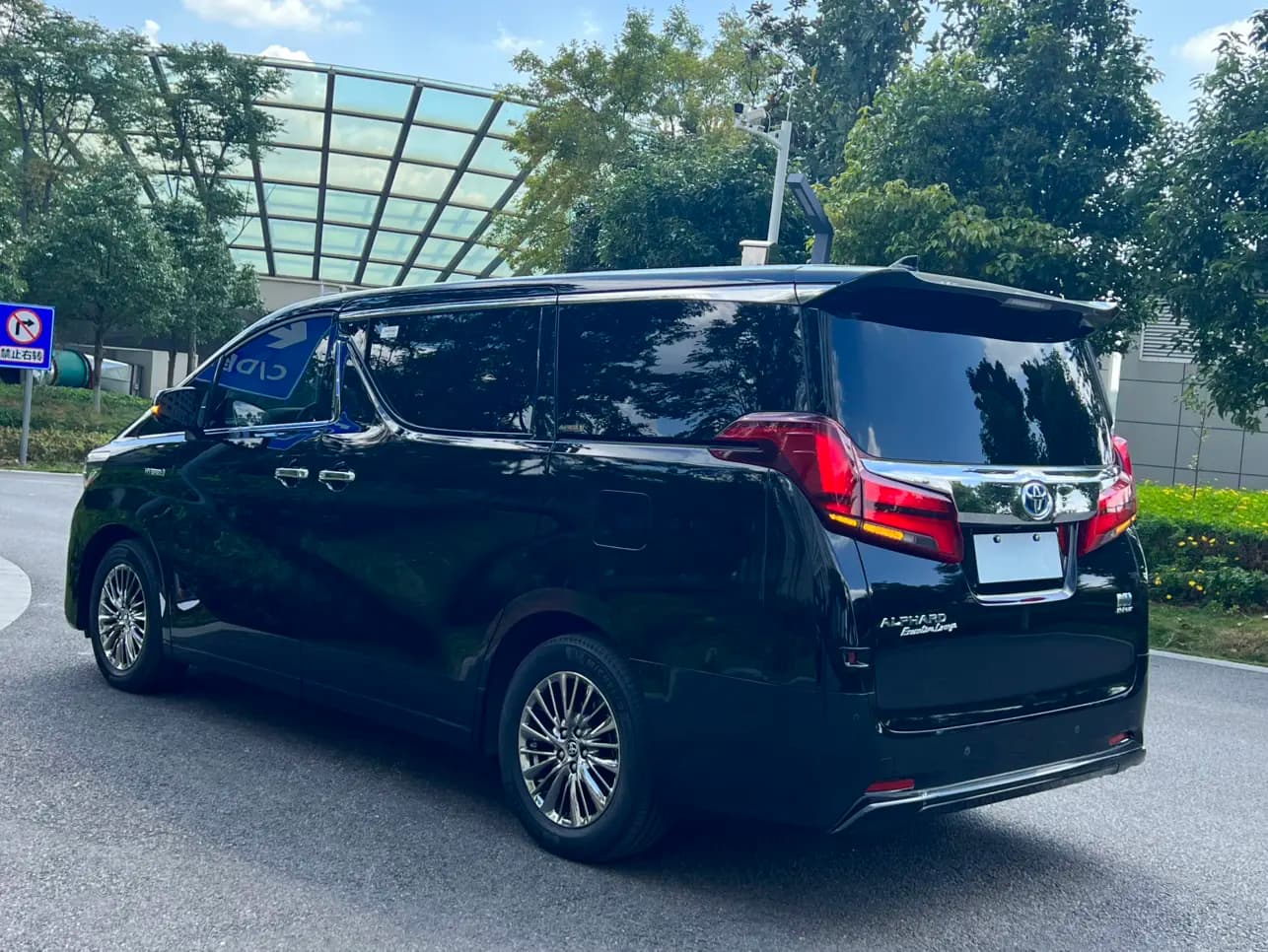 Toyota Alphard 2022 г. 70000 км. — фото 5
