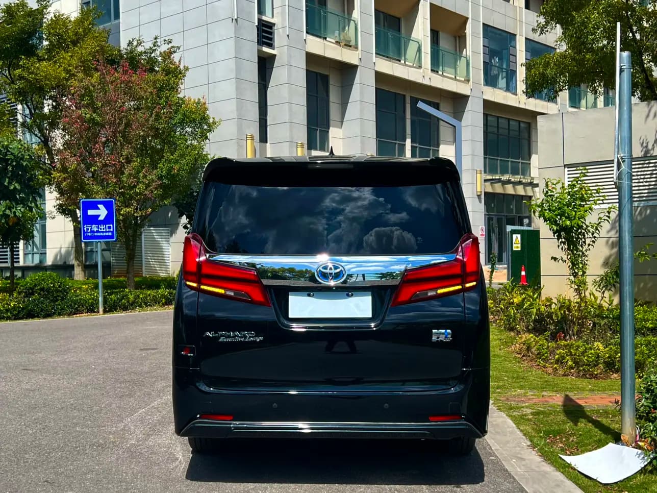 Toyota Alphard 2022 г. 70000 км. — фото 6