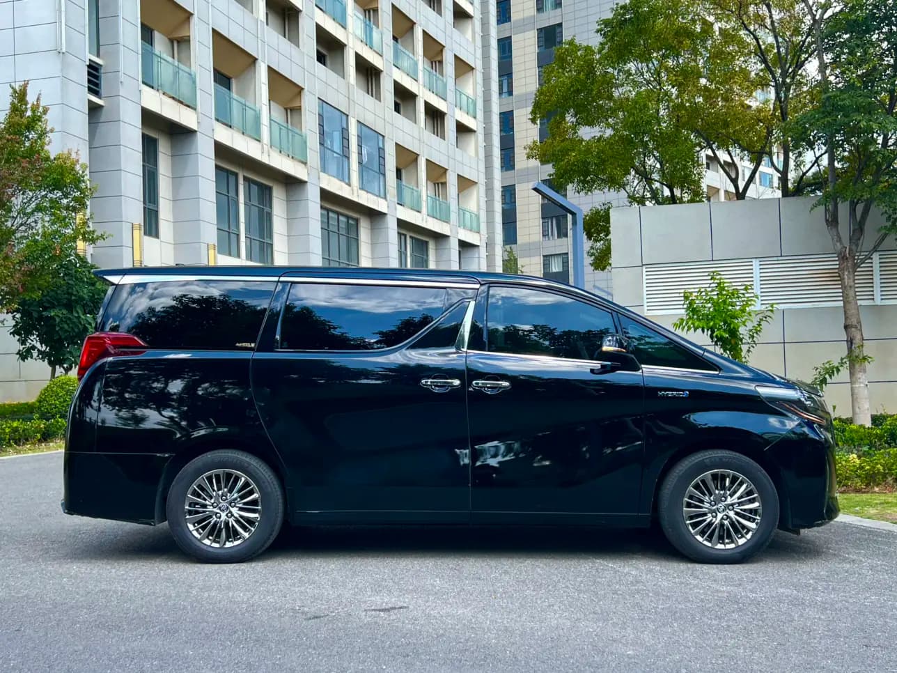 Toyota Alphard 2022 г. 70000 км. — фото 8