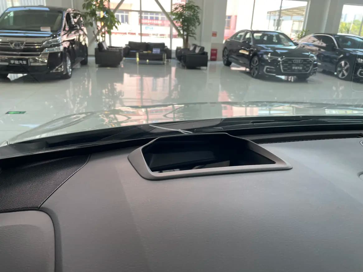 Toyota Granvia 2024 г. 20171 км. — фото 14