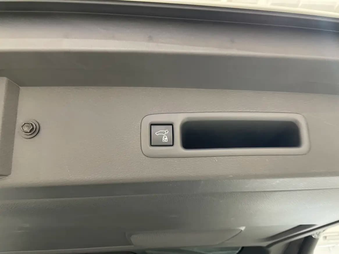 Toyota Granvia 2024 г. 20171 км. — фото 15