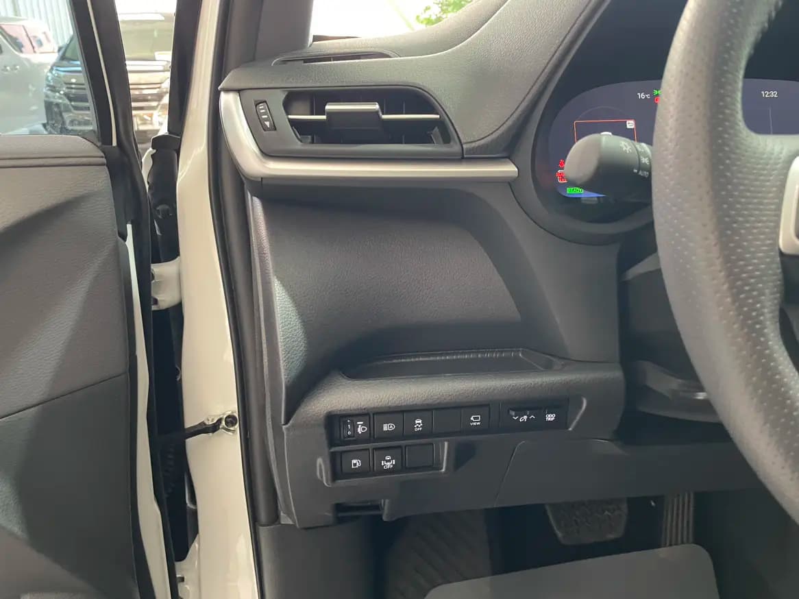Toyota Granvia 2024 г. 20171 км. — фото 21