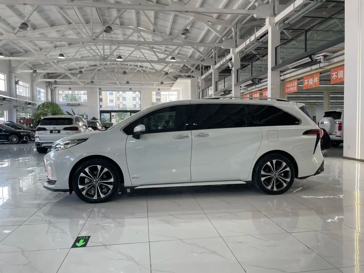 Toyota Granvia 2024 г. 20171 км. — фото 4