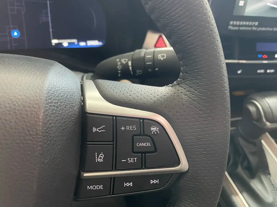Toyota Granvia 2024 г. 20171 км. — фото 10