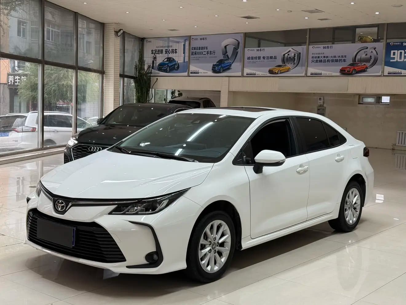 Toyota Corolla 2022 г. 24128 км.