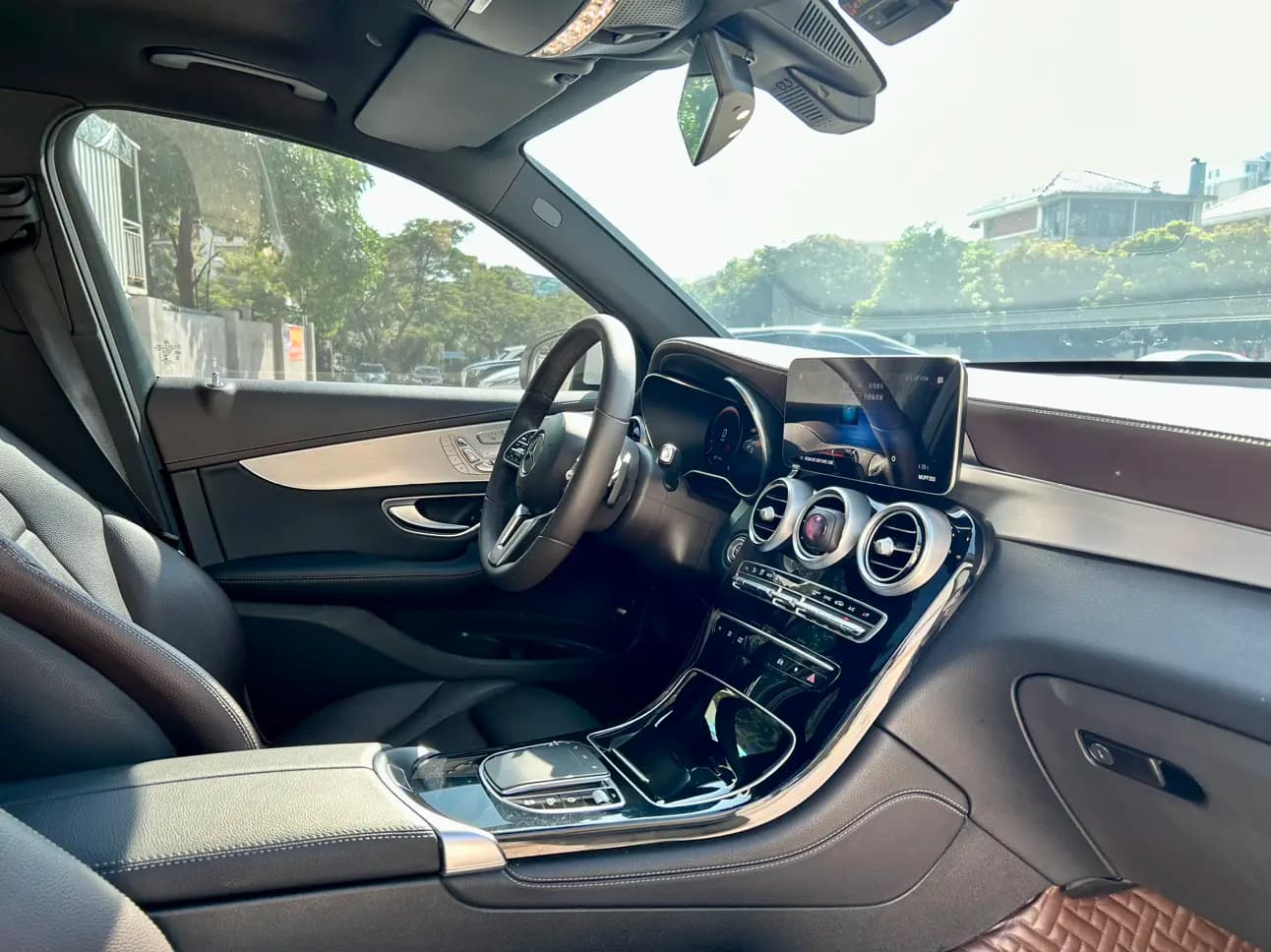 Mercedes-Benz GLC 2022 г. 50055 км. — фото 17