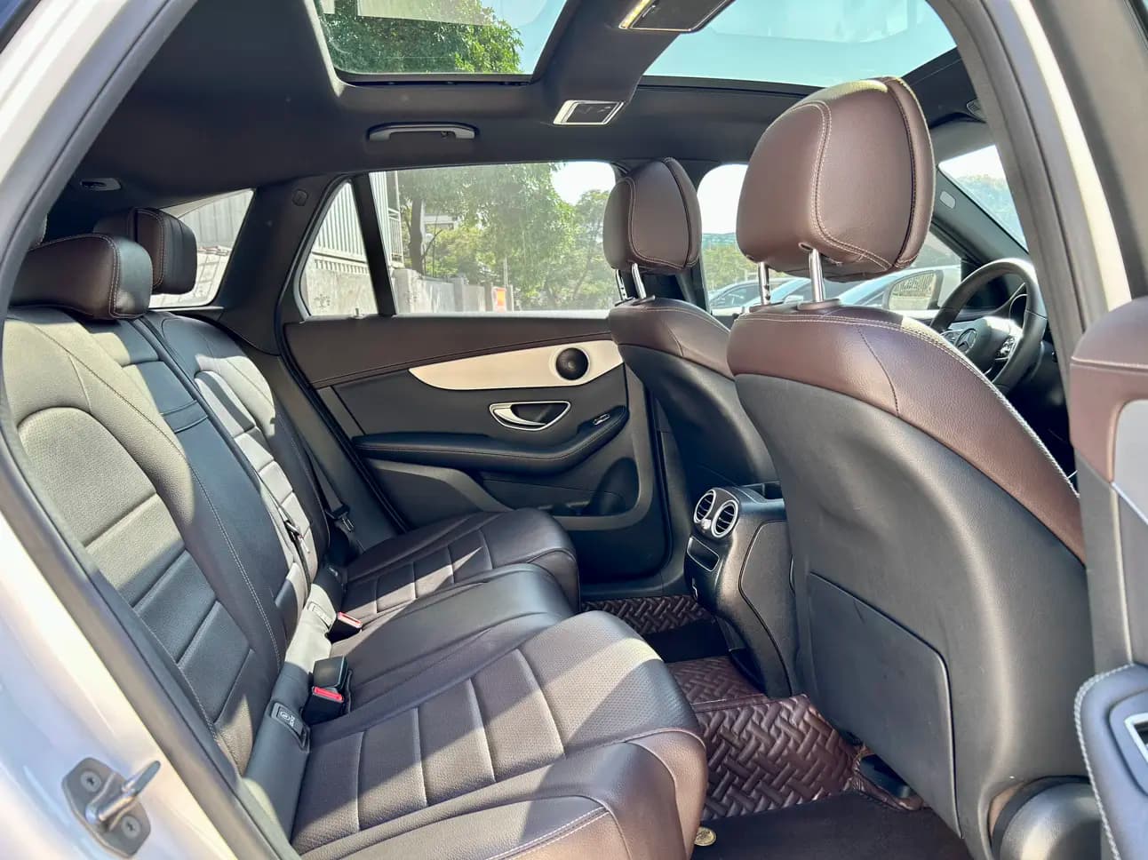 Mercedes-Benz GLC 2022 г. 50055 км. — фото 18