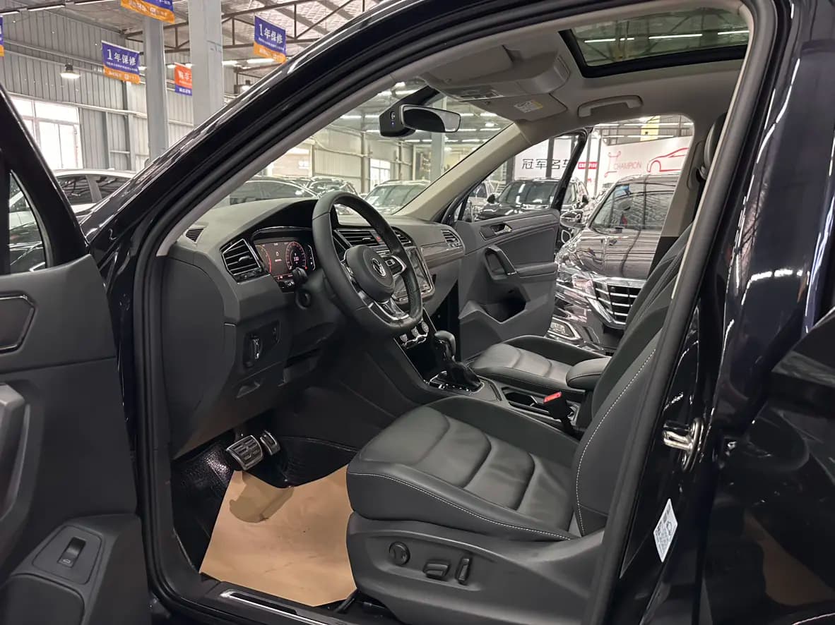 Volkswagen Tiguan L 2021 г. 103030 км. — фото 8