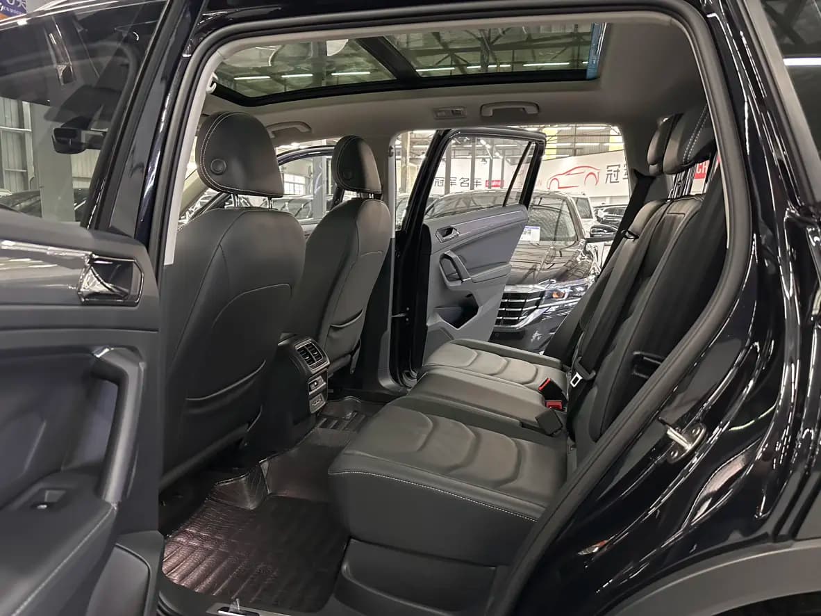 Volkswagen Tiguan L 2021 г. 103030 км. — фото 9